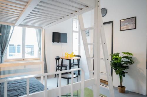Shabby Chic plus Self CheckIn plus Free Street Parking in Berlin, Deutschland