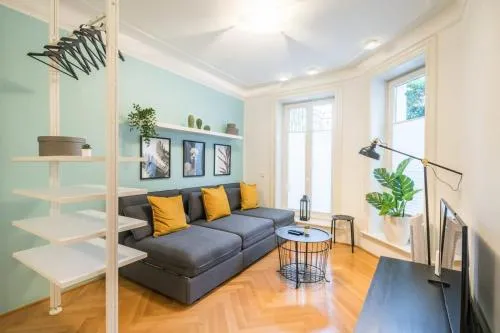 Modern Apartment Near Außenalster in Hamburg, Deutschland