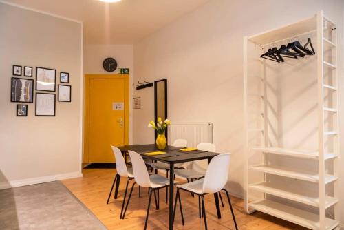 Great Apartment close to Kudamm - image 7