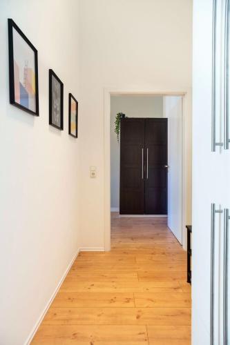 Central Apartment - image 9