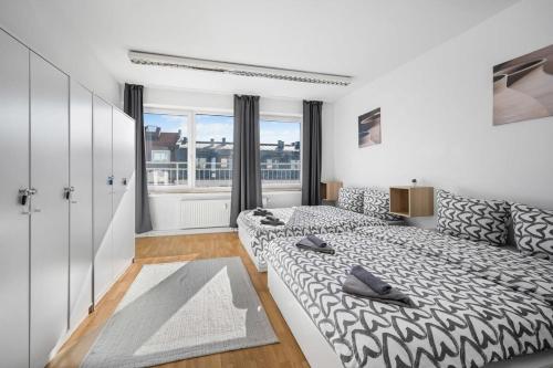 Apartment image 8