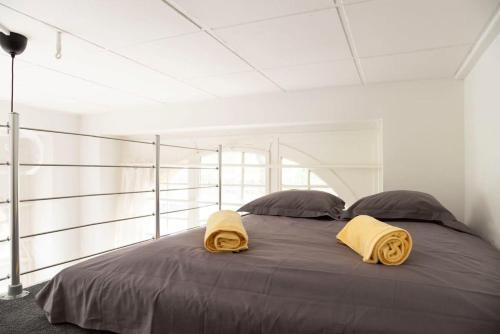 Stylish Loft Apartment plus SelfCheckIn plus Street Parking - image 4