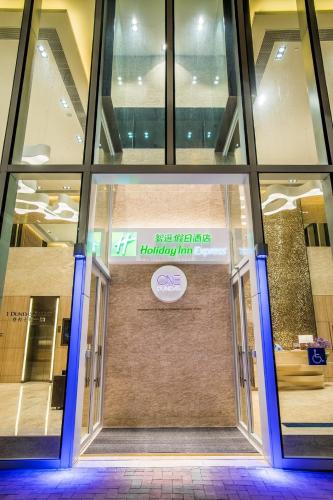 Entrance, One Dundas Serviced Apartments in Mongkok
