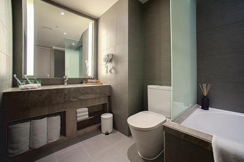room detail thumbnail 2