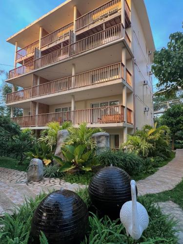 Amor Deluxe Suite with Swimming Pool Access - Hidden Paradise in ดินิวิด