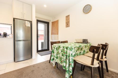 Two-Bedroom Townhouse image 10