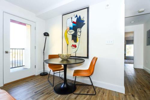 Luxury Apartment w Office & Gym in Peabody, USA