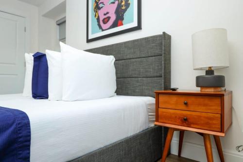 Luxury Apartment w Office & Gym in Peabody, USA