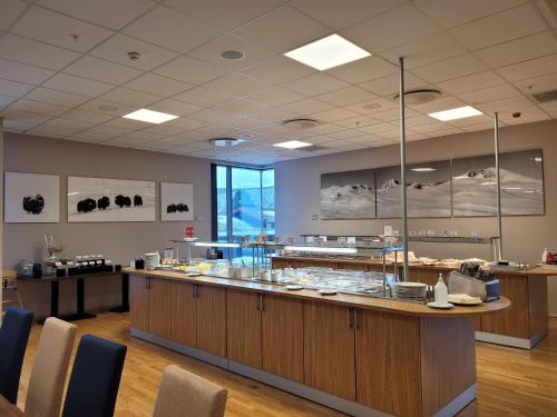 餐飲選擇, Dombåstun Motel (Dombastun Motel) in 多姆巴斯