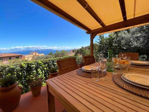 Casa con vista mare e giardino privato gîte à louer Isola del Giglio