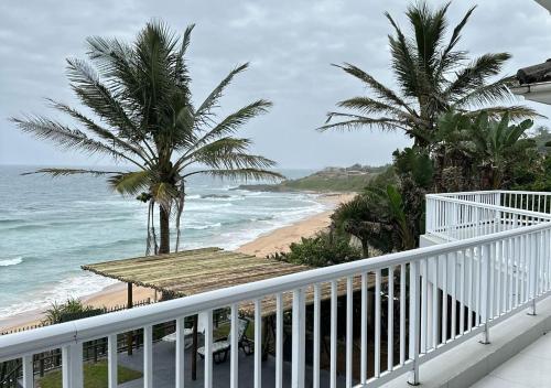Adam Legacy Beach Villa, Tinley Manor in Dolphin Coast