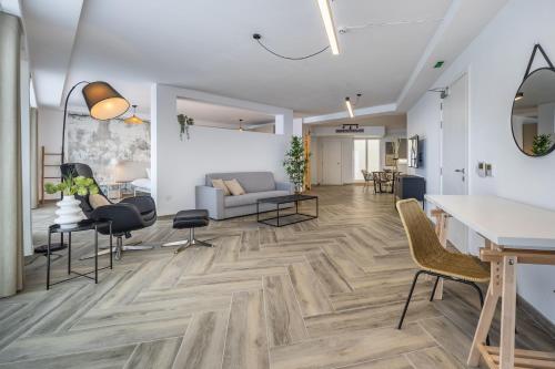 The Cube - Designer finished studio by SF Homes 3