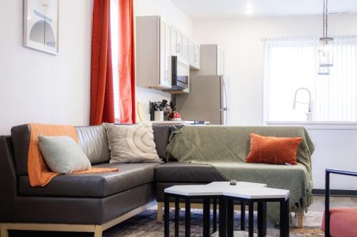 Stunning 4-BR Houses with On-Site Pool