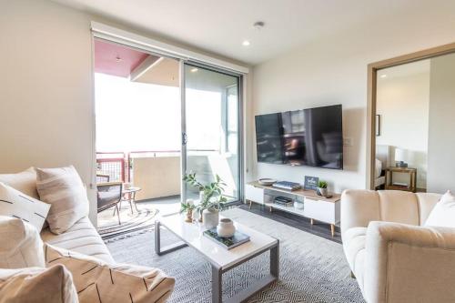 Downtown Santa Monica - 2BDR & 2 BTH for 6 Guests!