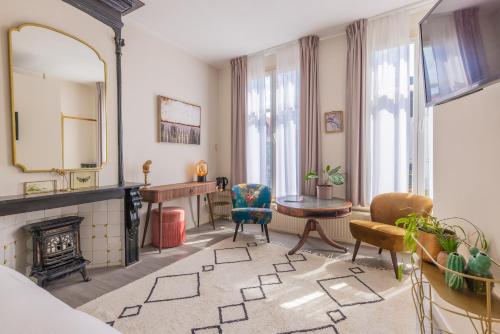 LOT Hotel - image 12