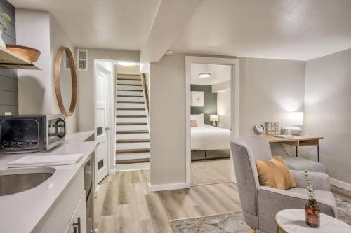 Extended Stays & Historic DT Basement Suite in Colorado Springs, USA