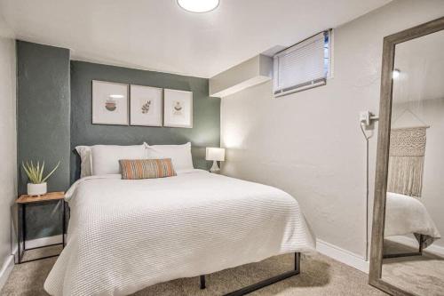 Extended Stays & Historic DT Basement Suite in Colorado Springs, USA