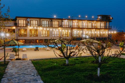 Hotel & Wine Cellar ARGE