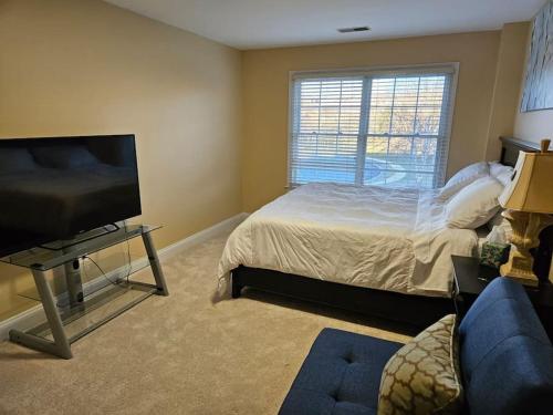 Cozy Townhouse with a Lake view Cozy Townhouse with a Lake view