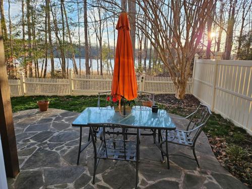 Cozy Townhouse with a Lake view Cozy Townhouse with a Lake view