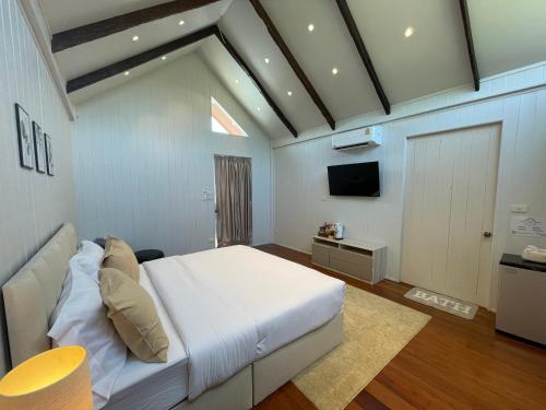 The Organic Farmstay Khoa Yai (ดิ ออร์แกนิค ฟาร์มสเตย์ เขาใหญ่) near Khao Yai Floating Market