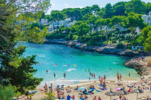 strand, Hostal Talamanca Hab. Db Balcon - Hotel. Free Wifi in Cala d 'Or