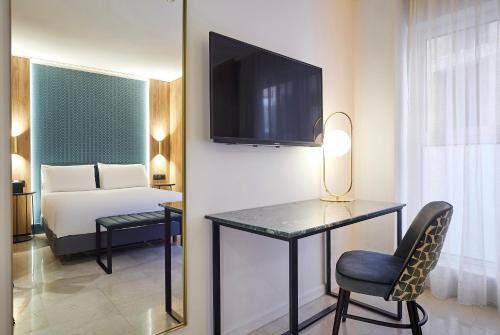 Double Room image 2