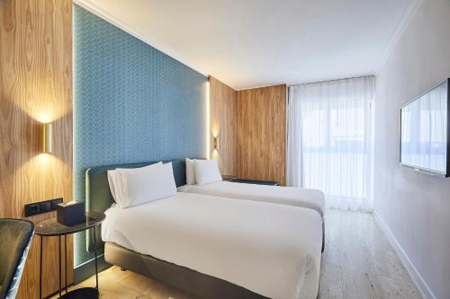Double Room image 5