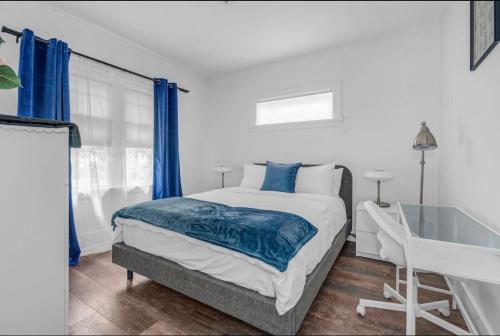 Modern Elegance Suite in Vancouver: Private Rooms