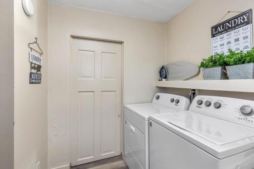 Charming 4BR Westside Home in Beer City USA in Grand Rapids, USA