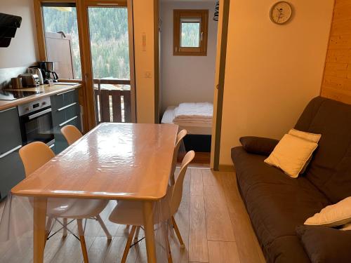Chatel - appartement 2 pièces rénové - 4 personnes - proche centre - ménage inclus, Châtel (photo 6)
