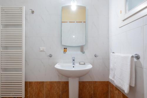 Nazario Sauro 19 by Studio Vita, Boloňa (fotografie 9)