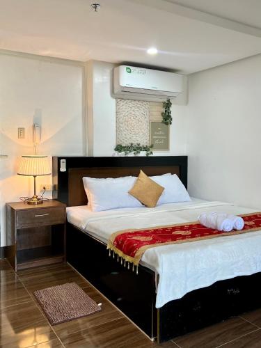 room detail thumbnail 2