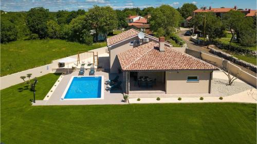 Charming villa Martina with pool near Pula and Rabac