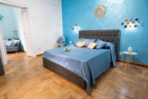 New In! Rose a Santa Lucia, Naples