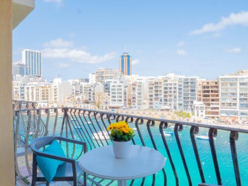 Morina Court - Seaview Apartments and Penthouse in St Julians by Shortletsmalta photo 2