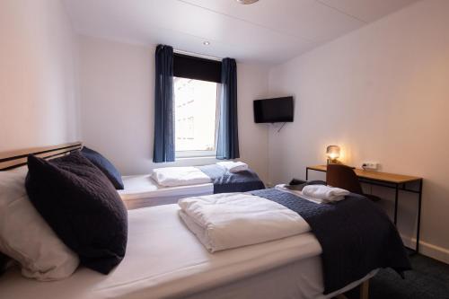 1 double bed
