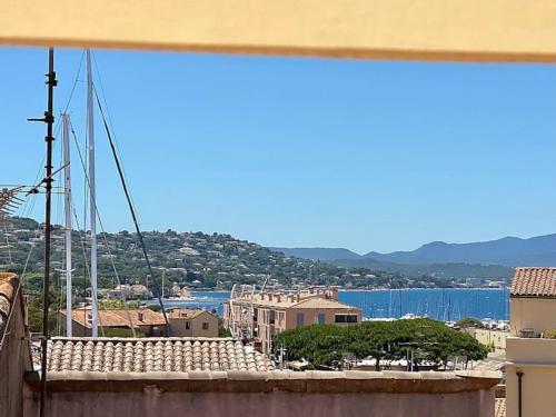 Au coeur du village grand studio avec Terrasse - Location saisonnière - Saint-Tropez