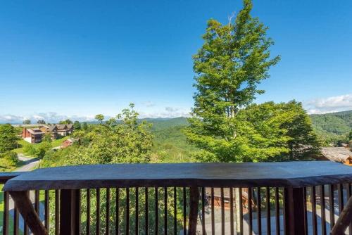 Amazing VIEWS Hot Tub Pool Table Fireplace