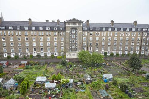 Central Camden Flat With Terrace For 4 People - image 8