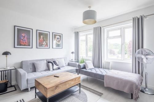 Lovely 2 bedroom apartment - ideal location - Chrishall