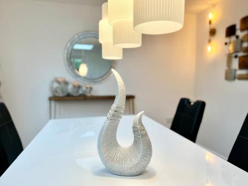 Rest on Super-King Bed under The Starry Night in Fen Ditton