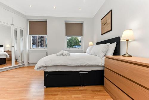 Modern 2 bedroom flat for 4 in Greater London - image 6