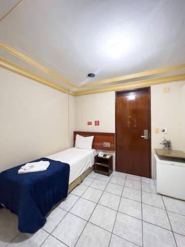Central Hotel - image 3