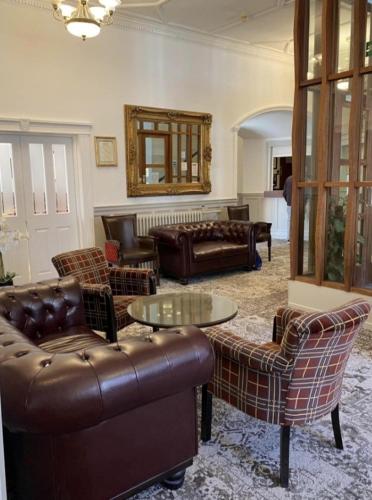 Argyll Arms Hotel - image 3
