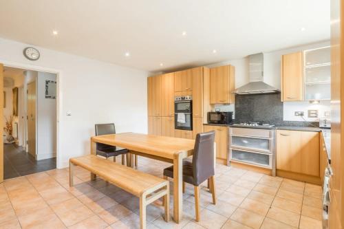 Charming & Spacious House With FREE PARKING in 聖安德魯斯堂區