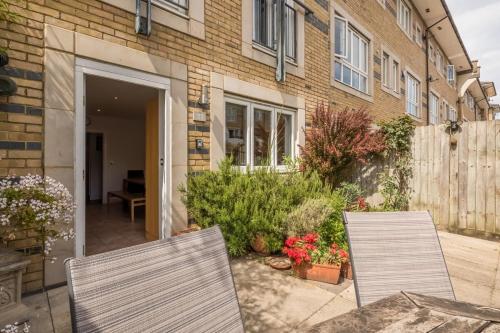 Charming & Spacious House With FREE PARKING in 聖安德魯斯堂區