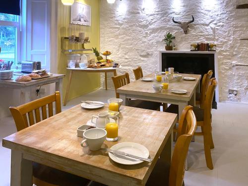 Red Lion, Coorie Inn in Ерлстон