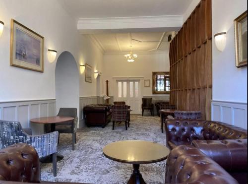 Argyll Arms Hotel - image 14