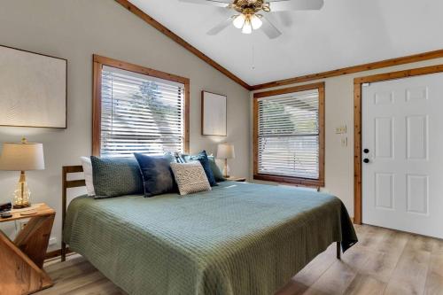 Lee Shore Lake House in Willis, USA